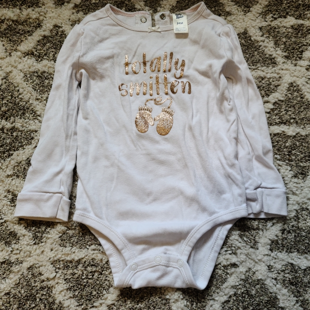 20 for $10 - OshKosh B'gosh Girls 24m White "Totally Smitten" Long Sleeve Onesie